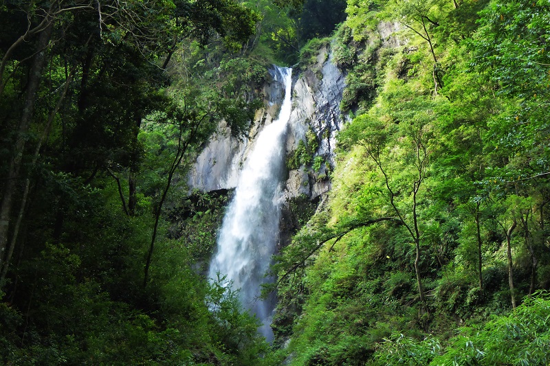 瀑布群步道