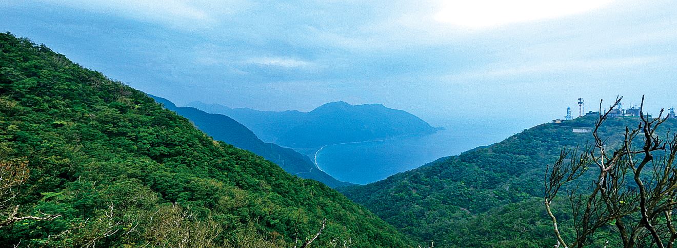 遠眺東澳灣